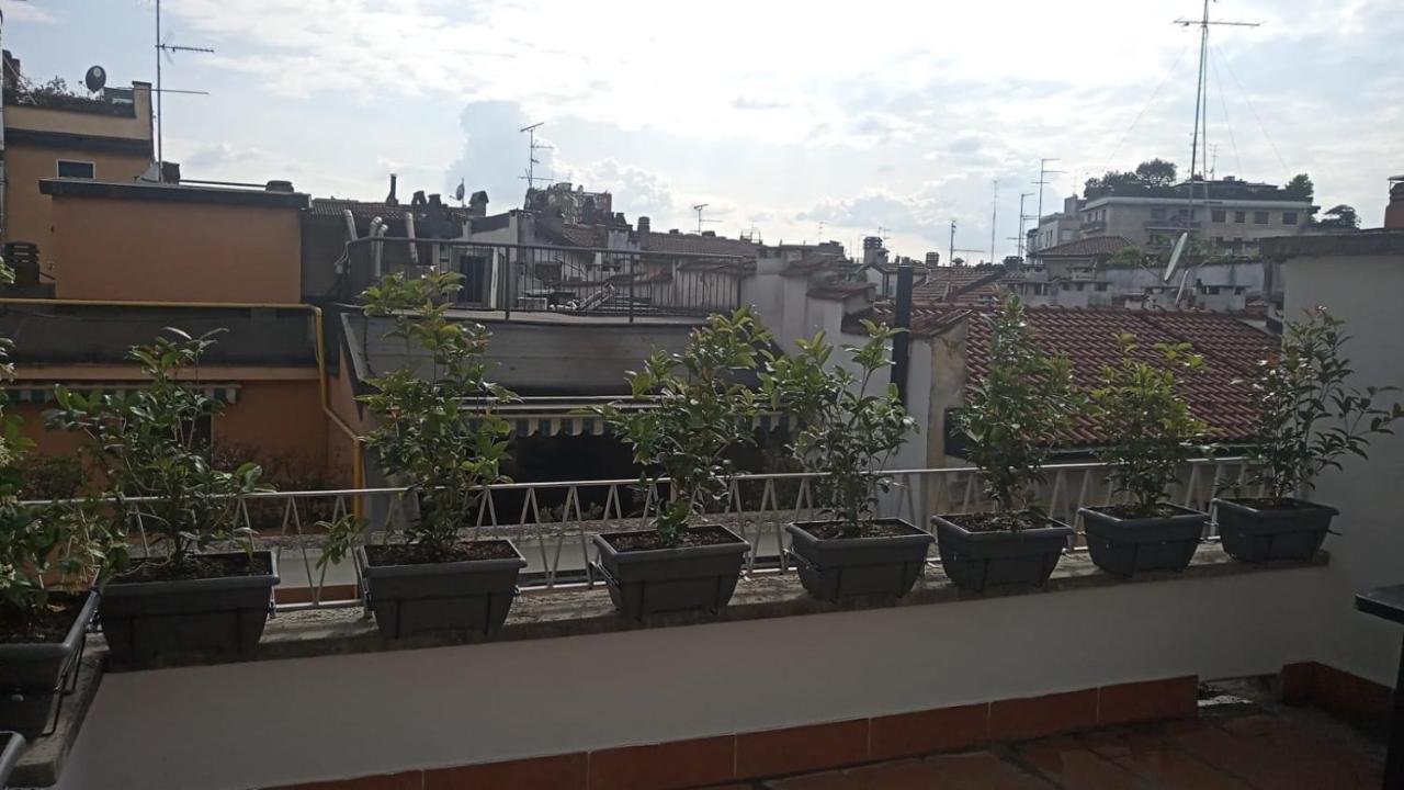 Sant'Ambrogio Bright Apartment With Terrace Milano Exterior foto